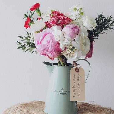 Fantastic Flowers for Anniversary Milestones