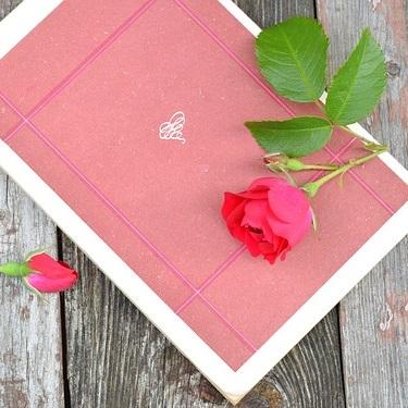 Matching Rose Colours With Notes and Cards